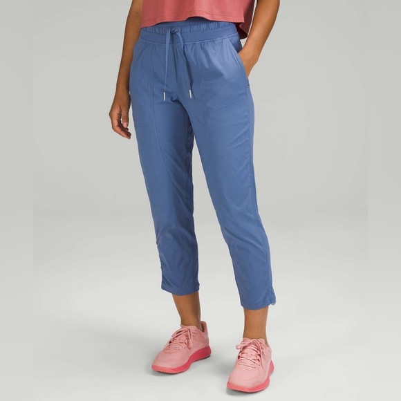 lululemon athletica Pants - Lululemon Dance Studio Mid Rise Crop Pants - Size 2